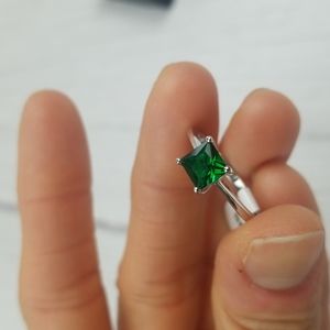 925 Silver CZ Green Ring Size 8-NWT Cubic Zirconia emerald color